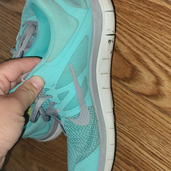 Nike Shoes - Picture 6 of 7